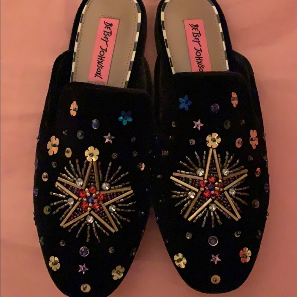 Betsy Johnson mules solar black flats slides